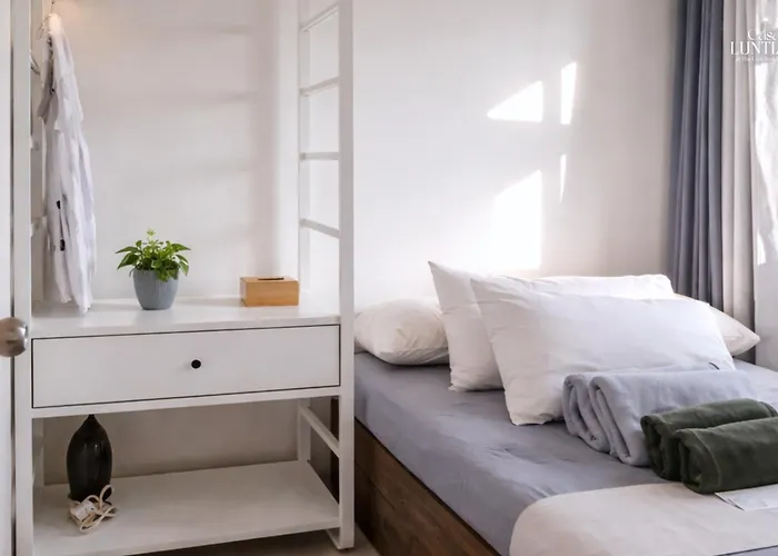 Aparthotel Cozy Japandi 2br Family Staycation With Wifi By Casa Luntian At The Leaf Residences Manila