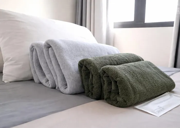 Cozy Japandi 2br Family Staycation With Wifi By Casa Luntian At The Leaf Residences Aparthotel 3*